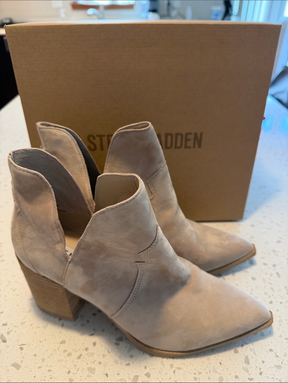 Steve Madden Taupe Suede Pointed Toe Cutout Ankle Booties - size 10